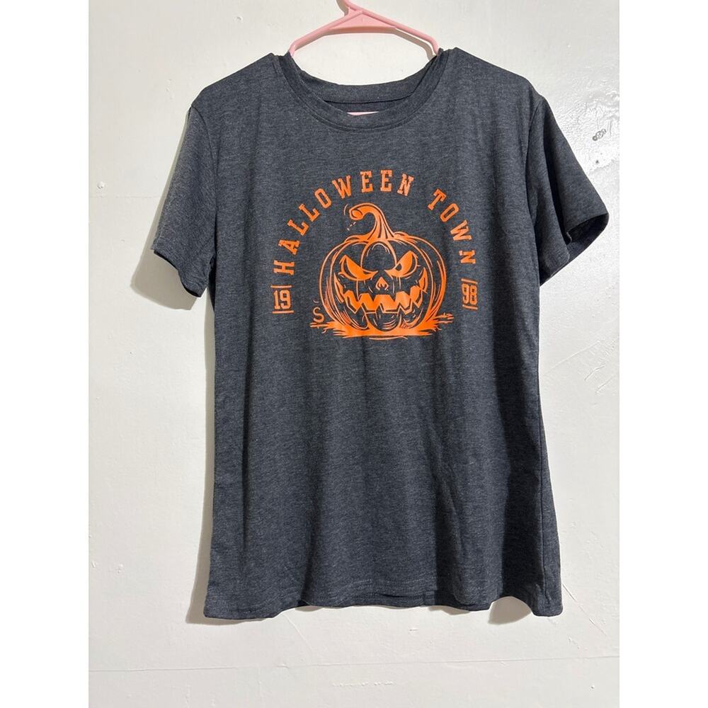 HALLOWEENTOWN tshirt with pumpkin graphic print